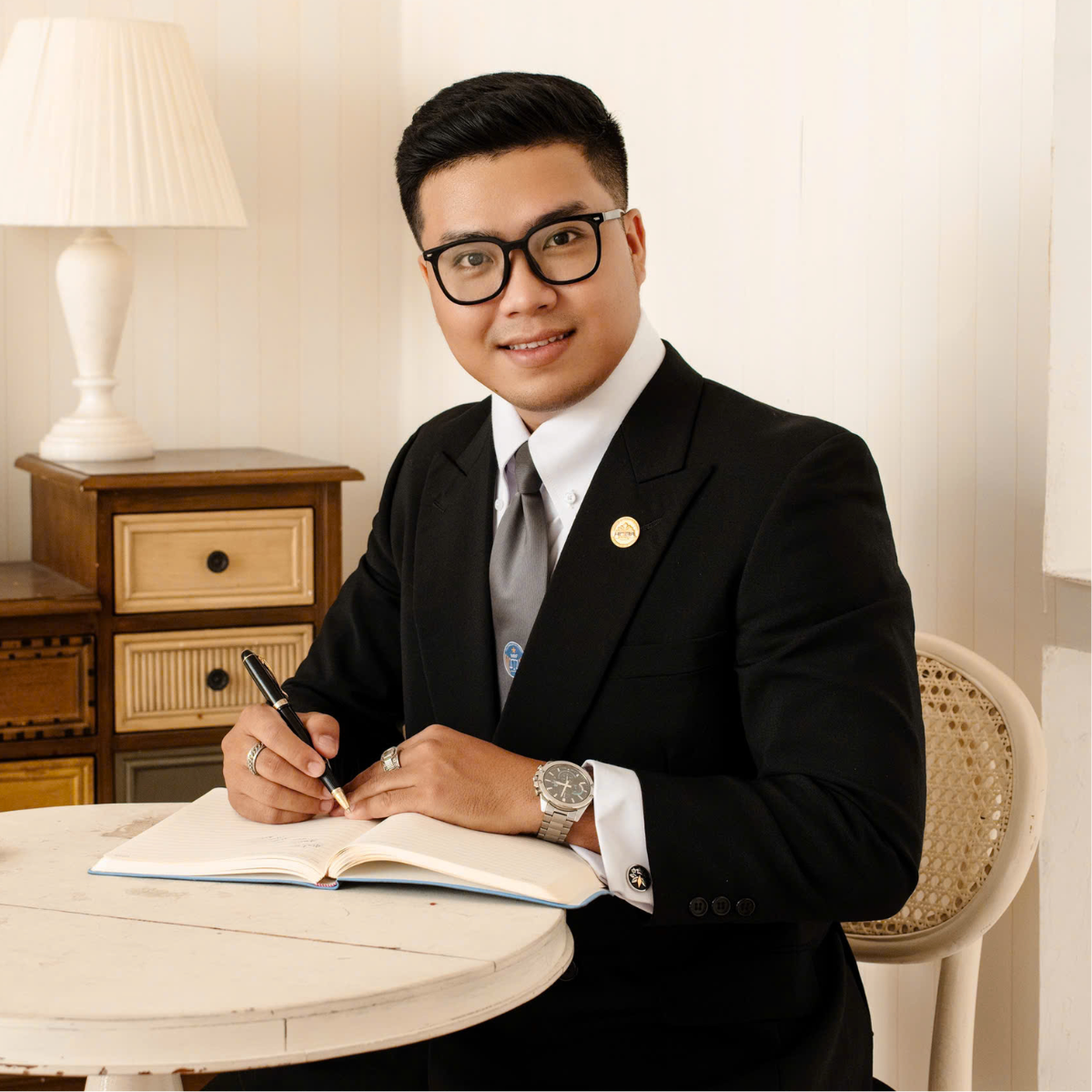 Luật sư Huỳnh Quốc Nhân — Giám đốc